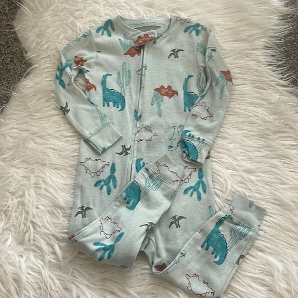 New!! Baby Dino 🦕 feetless onsie 18 months
